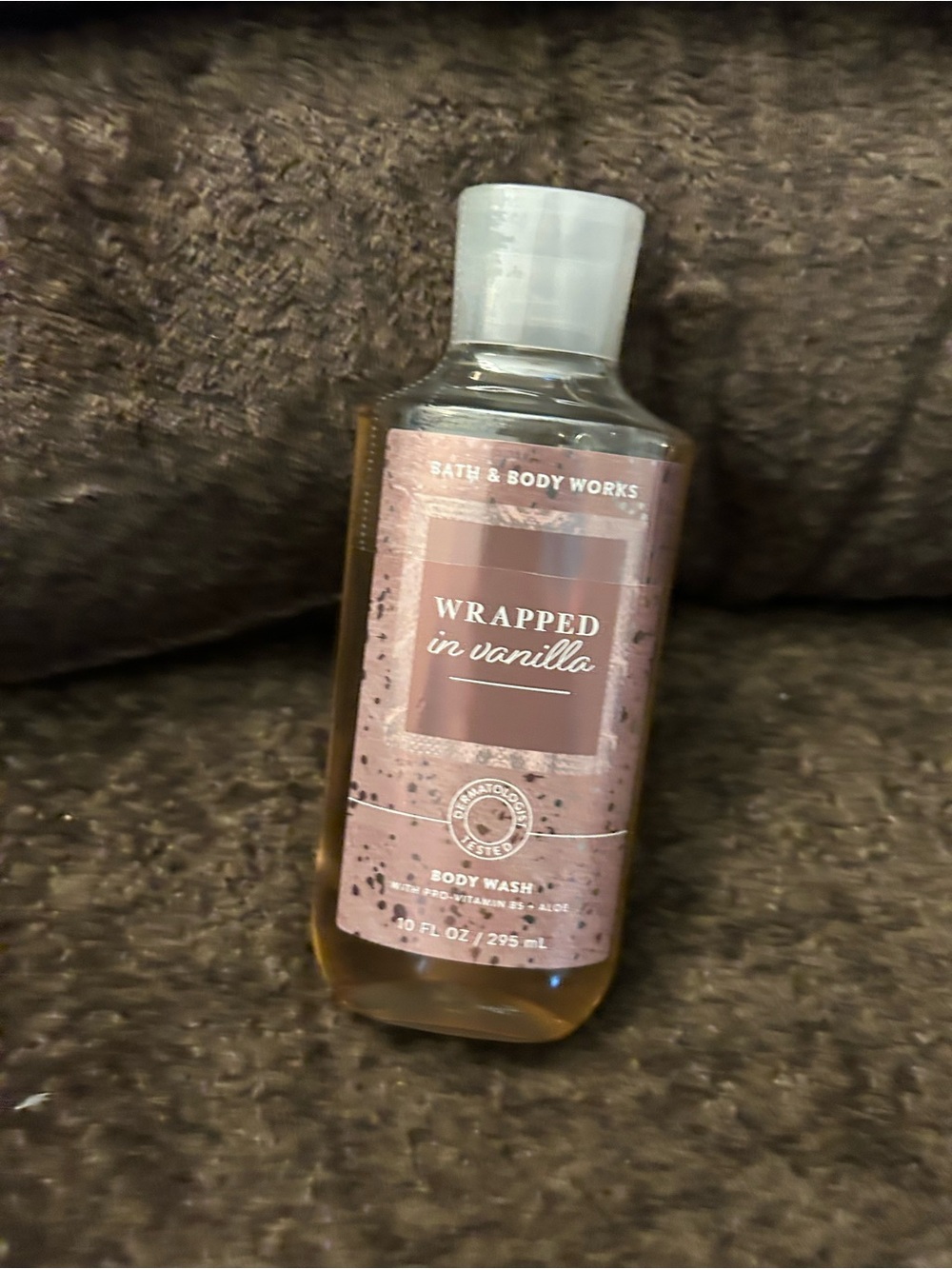 Bath & Body Works Wrapped in Vanilla Body Wash - Brown & Pink Label